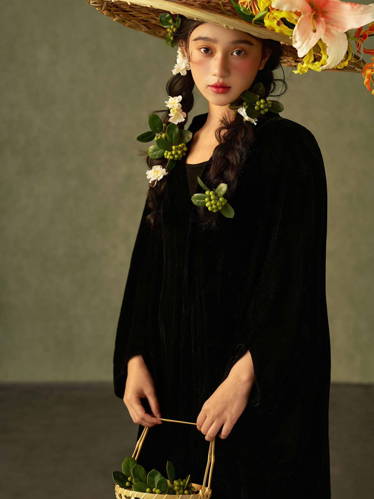 Photography Vintage Style - New Vintage Chinese Style Black Velvet
