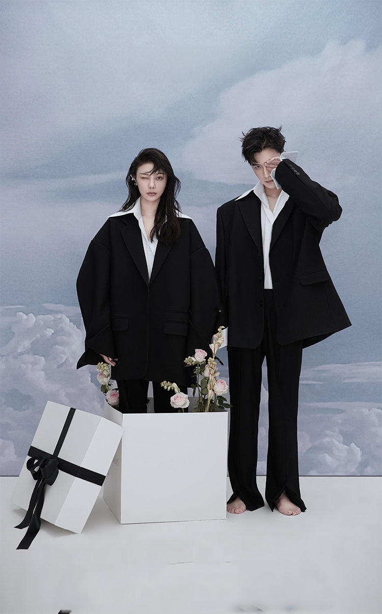 Fashionable Wide-Style Couple' - Photography Outfit avis et prix